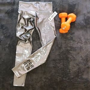 NWT 50% OFF - Chrome SUKISHUFU Legging